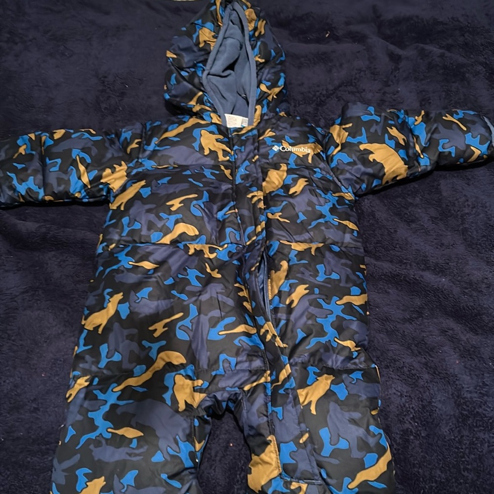 Columbia snowsuit  12-18m